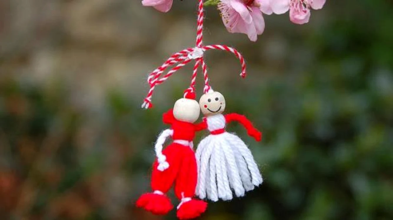 De ce mărţişorul este alb şi roşu. FOTO: holistlife.wordpress.com