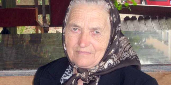 O mamă de 75 de ani îşi caută o slujbă