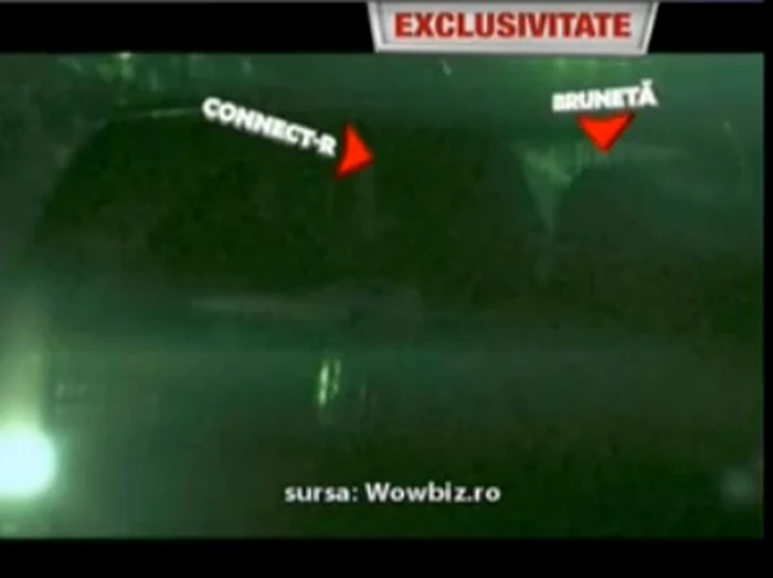 În imagini, artistul şi fata par foarte apropiaţi