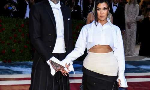 Kourtney Kardashian și Travis Barker s au căsătorit (6) jpg