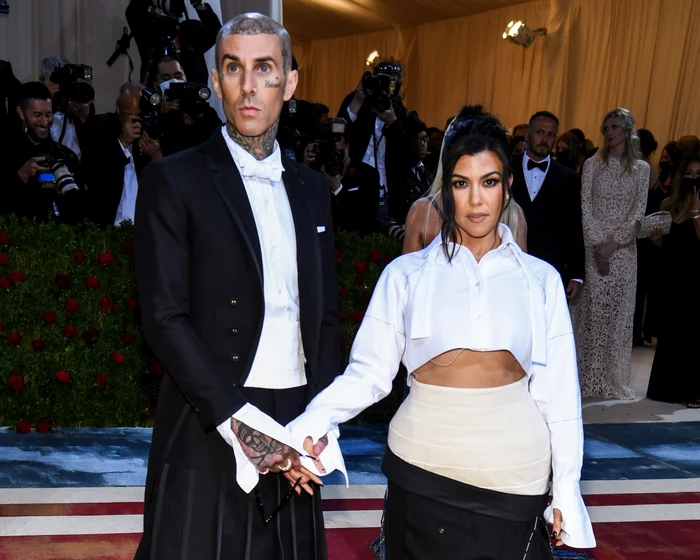 Kourtney Kardashian și Travis Barker s au căsătorit (6) jpg