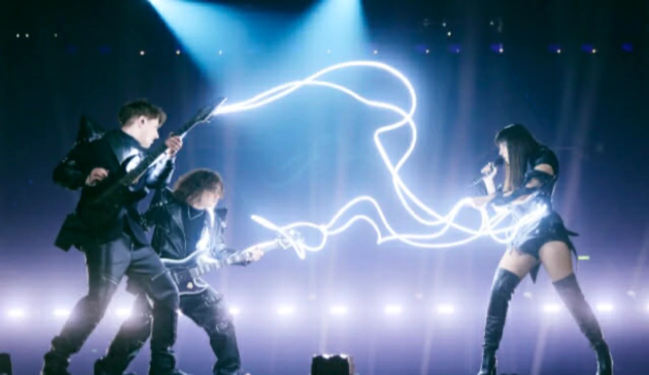 Alexandra Căpitănescu face spectacol la Eurovision 2026. FOTO: Universal Music