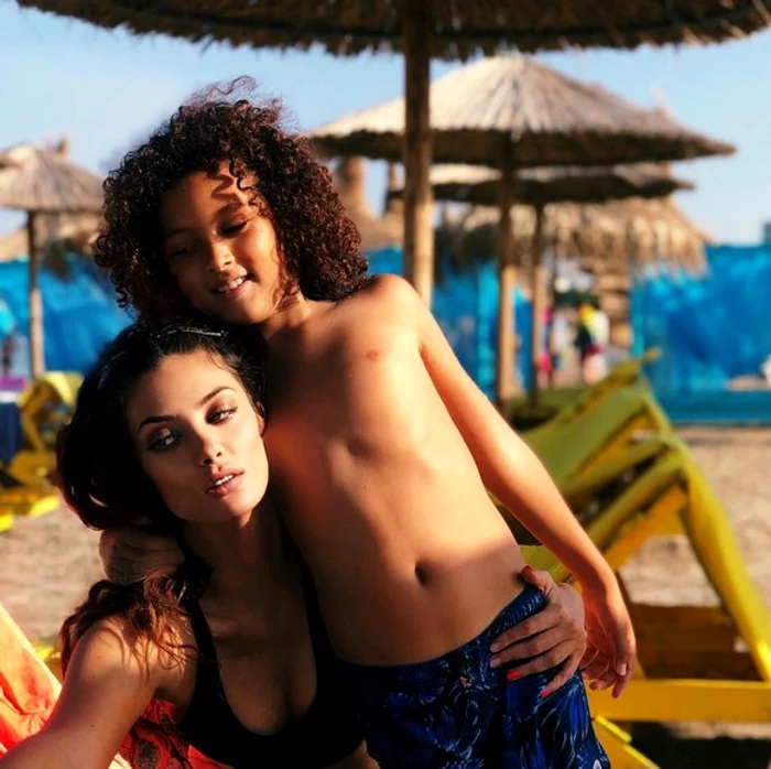 
    Claudia Pavel  a filmat de mai multe  ori cu Noah  