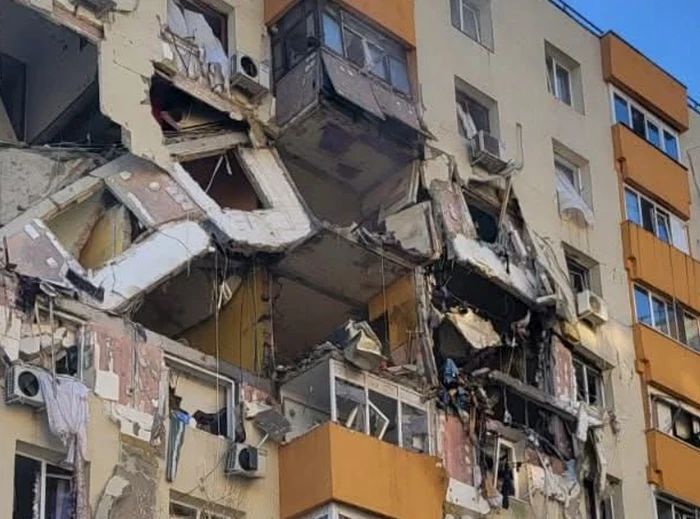 Blocul a fost distrus. FOTO Meteoplus