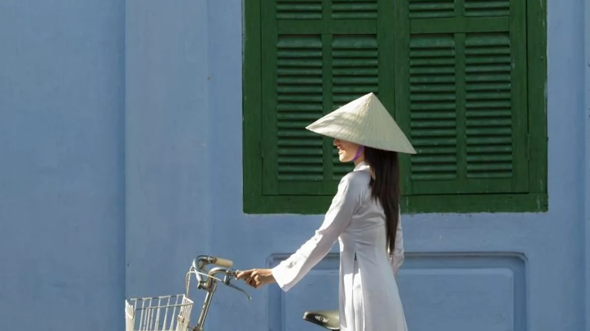 Áo dài, în istoria tumultuoasă a Vietnamului jpeg