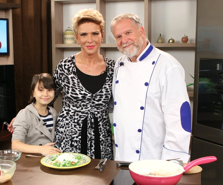 
    Teo Trandafir, Maia și Antonio Passarelli fac echipă într-o nouă emisiune culinarăFoto: bucatarialuiteo.ro  