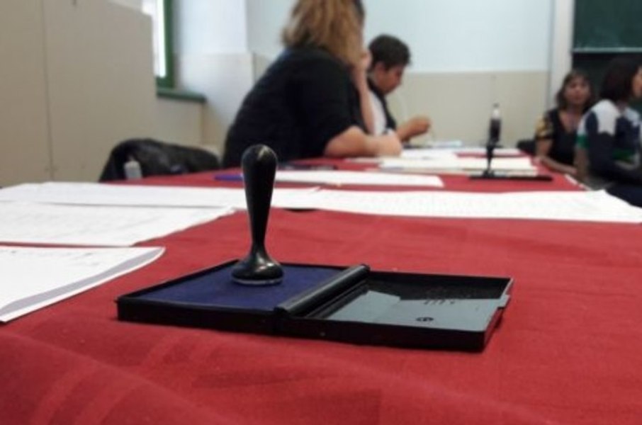 Primăria penală din Prahova. Femei condamnate pentru fraudarea alegerilor în 2020, desemnate preşedinţi la secţii de votare