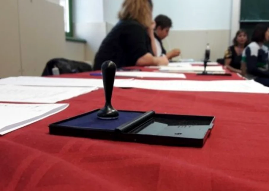 O persoană, prinsă că a votat de două ori FOTO: Arhivă, Adevărul