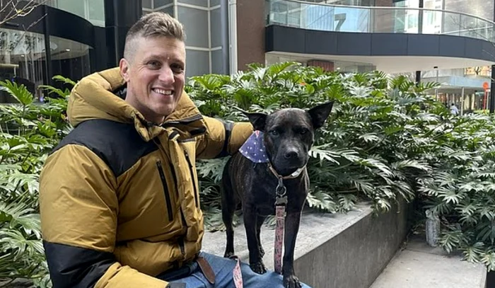 Paul și cățelușa Rossie FOTO: FB