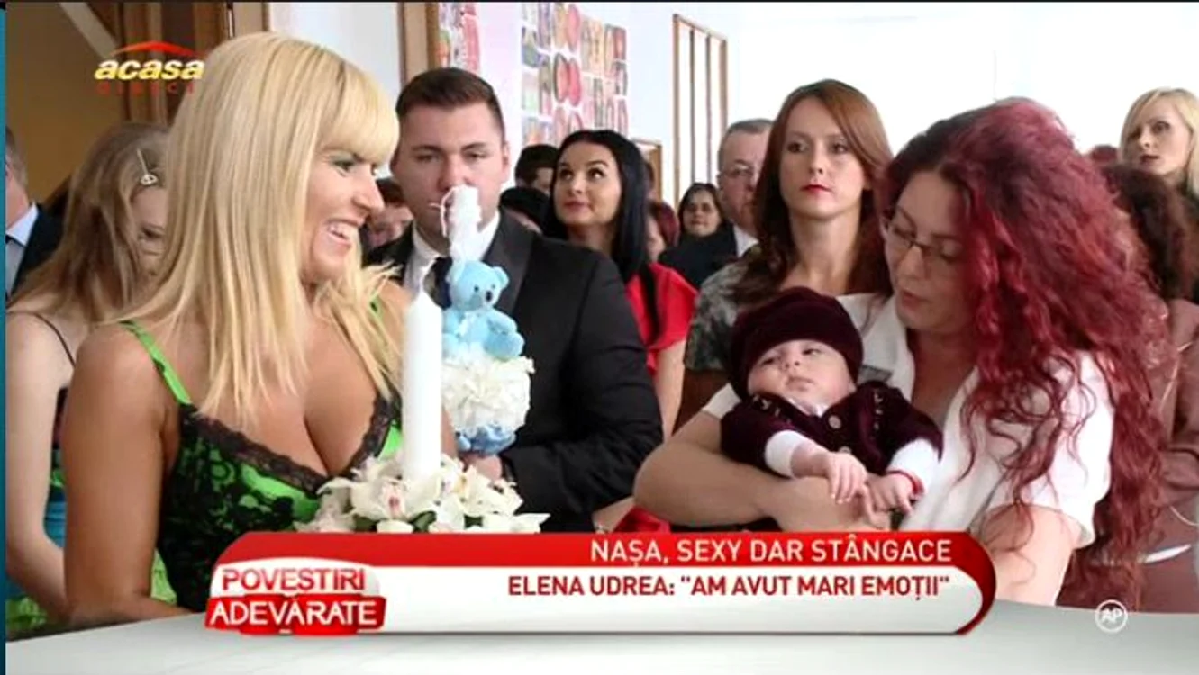 Udrea a atras toate privirile cu ţinuta ei sexy (captură: ACASĂ TV)