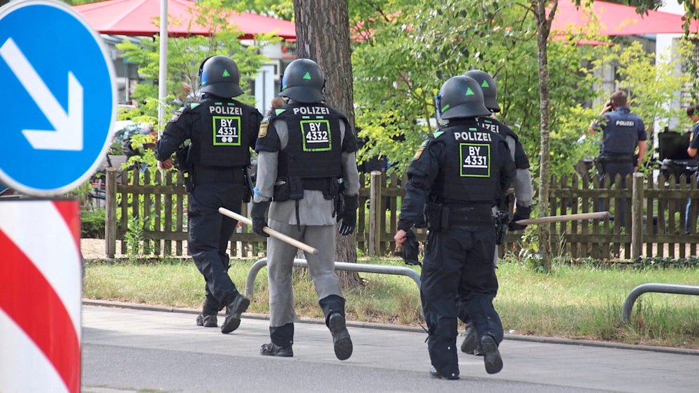 Atac mortal cu cuțitul într-o bancă din Germania. Suspectul a fost arestat de poliție