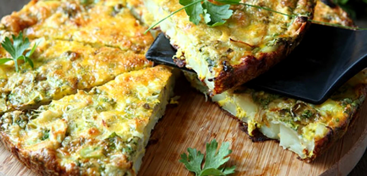 Tartă delicioasă cu praz, ciuperci şi cartofi