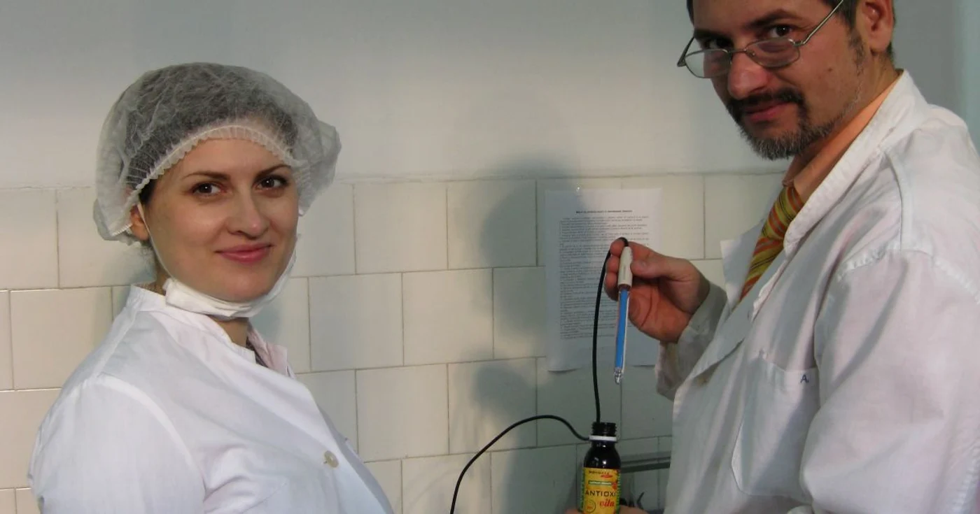 Simona Bişboacă şi fratele său au petrecut zile întregi în laborator, încercând zeci de variante