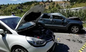 Doi copii şi trei adulţi, respectiv mama şi bunicii vor fi evacuaţi către UPU SMURD Bistriţa jpeg