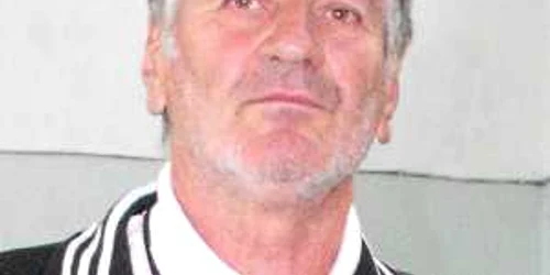 Profesorul Neagu preda sportul de aproape 40 de ani