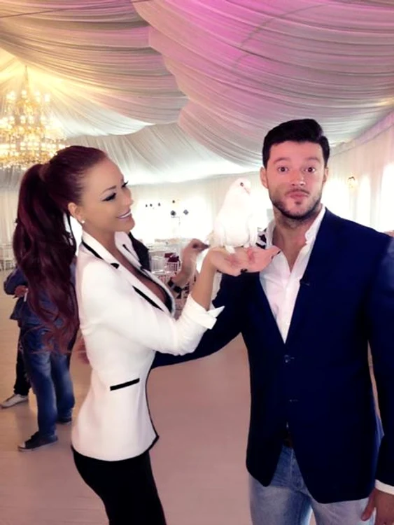 Bianca şi Voctor, în localul unde vor face nunta (FOTO FACEBOOK)