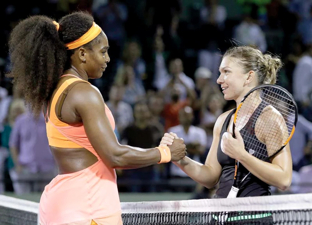 Simona Halep a de monstrat că nu este cu nimic mai prejos decât Serena Williams, luptând de la egal la egal cu ea în semifinale la MiamiFoto: AP