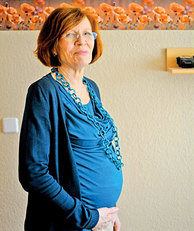 
    Annegret a decis să aducă pe lume 4 copii pentru că nu se poate opri din născut  