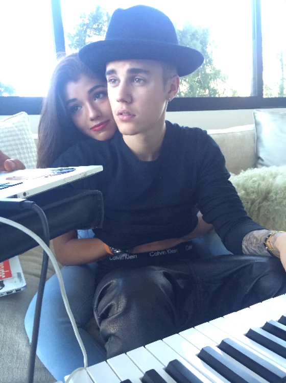 justin bieber yovanna ventura cuddling picture png