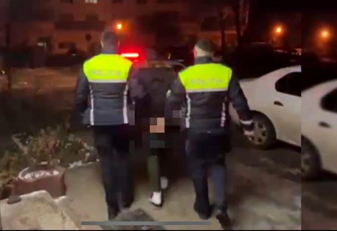 Reținutul a încercat inițial să evadeze de sub escortă FOTO Ana Popescu