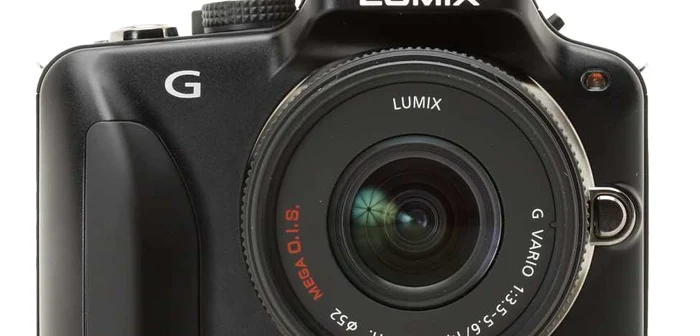 Panasonic Lumix GH3 are un ecran LCD de 3 inci.