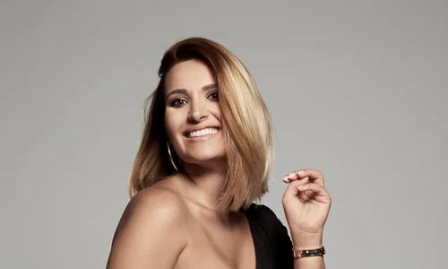 1 ela craciun insarcinata in 3 luni 3 jpg jpeg