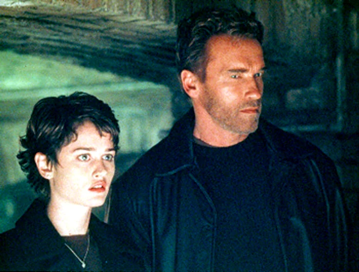 
    Urmăreşte filmul de la ora 00.15  