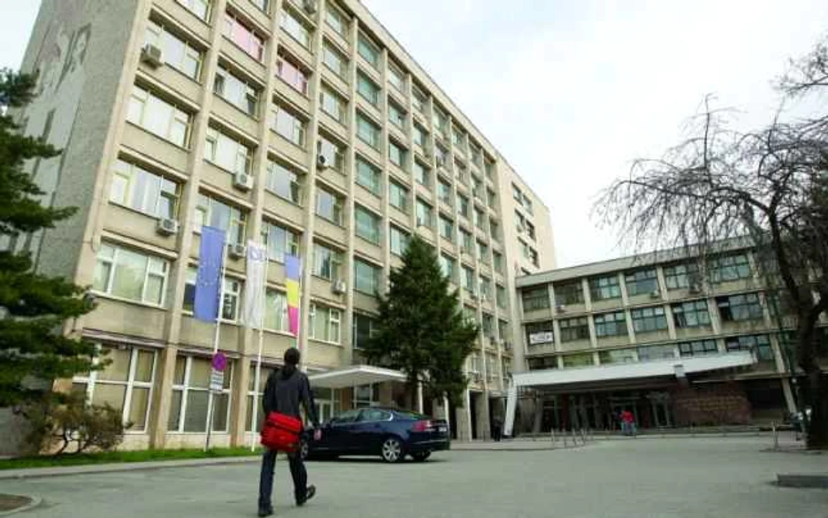Flagrantul a fost organizat chiar în biroul profesorului de la UVT, joi seara la ora 20.21 FOTO arhivă