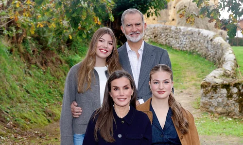 Letitzia, Felipe, Leonor, Sofia ai Spaniei în felicitarea de Crăciun din 2025, Profimedia (2) jpg