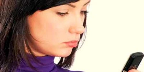 Obiceiul de a trimite mesaje pe telefon se dovedeşte periculos