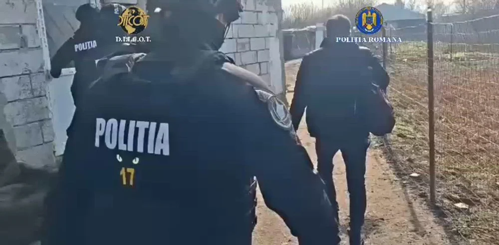 Adolescentă de 13 ani din Teleorman, victima unei rețele de trafic de minori coordonată de doi băieți de 16 ani