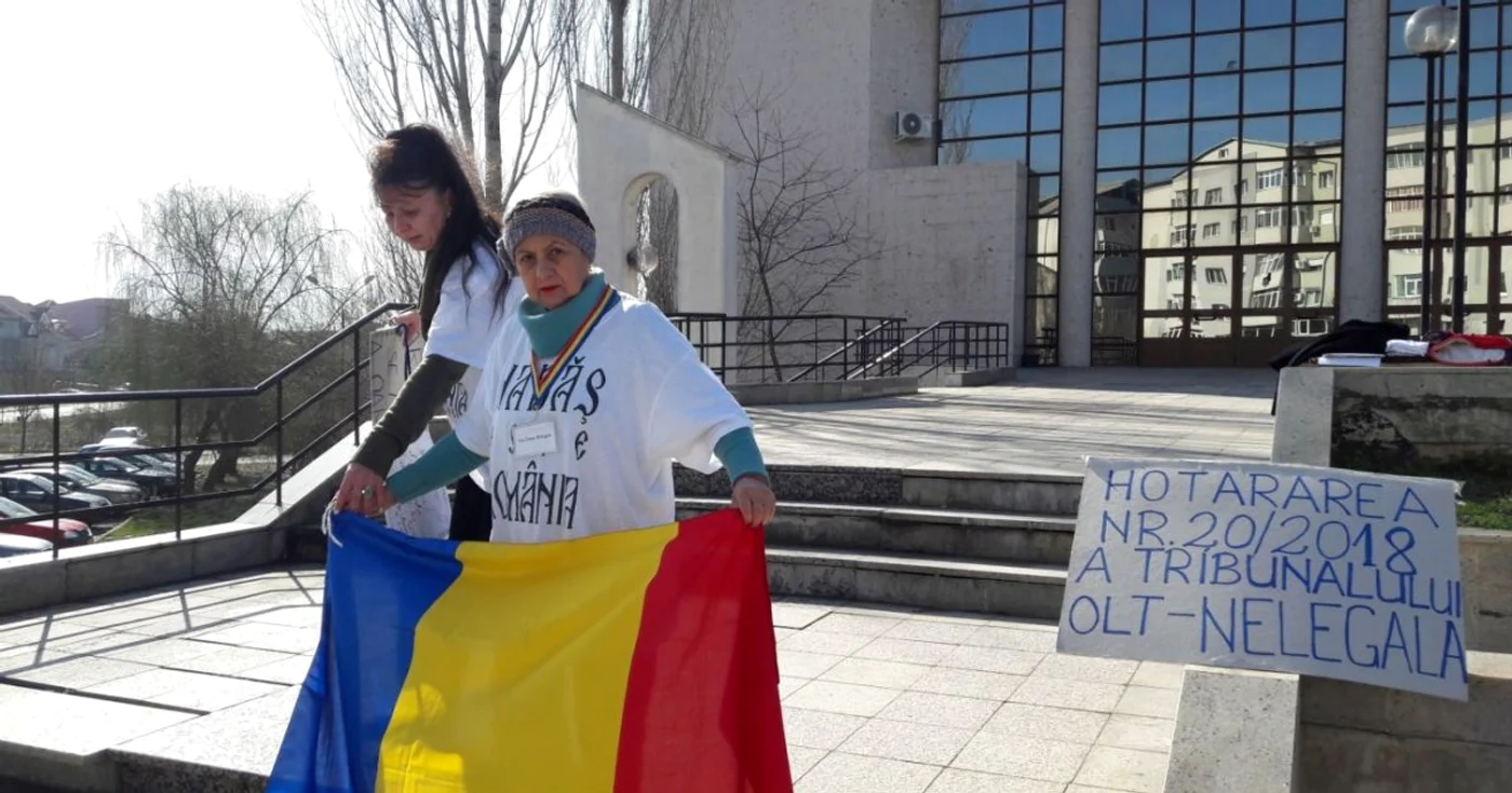 Ina Rebigan a venit din Giurgiu pentru a-i susţine pe sătenii din Nadăş, Arad, în protestul desfăşurat la Slatina FOTO: Alina Mitran