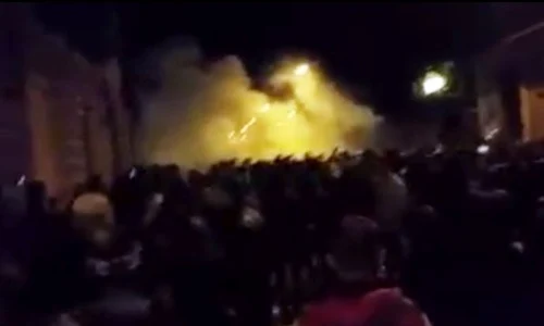 Românii au fost atacaţi cu gaze lacrimogene jpeg