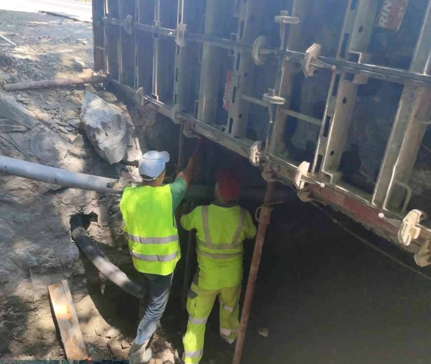 Lucrări la carosabilul DN7 - Valea Oltului în zona Boiţa - Sibiu Foto CNAIR