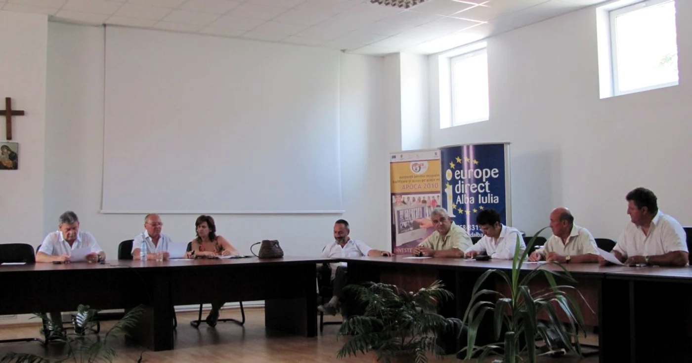 La şedinţa Consiliului local au fost prezenţi doar cei 10 consilieri PDL