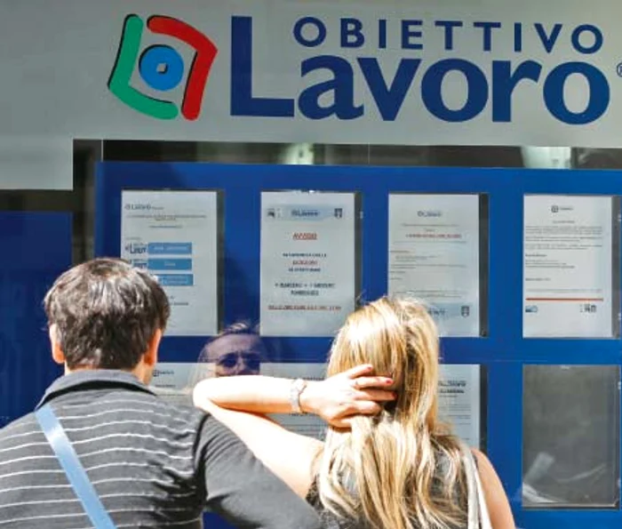 Italienii îşi caută de lucru, politicienilor sicilieni nu le pasă