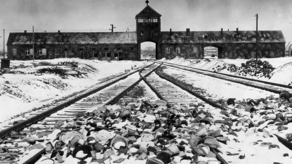 15 iunie: A fost înfiinţat lagărului de exterminare de la Auschwitz, destinat iniţial oamenilor politici din Polonia jpeg