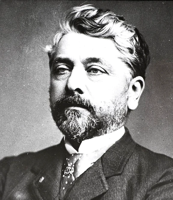 Gustave Eiffel a înălțat turnul în doar doi ani, lovindu-se inițial de foarte multe critici.