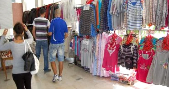 Brăila: Târg de haine