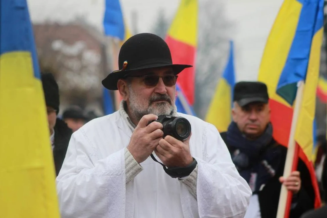 Adrian Grigoriu, unul dintre protestatarii care au întrerupt proiecţia filmului de la MŢR                                  FOTO: Facebook/ adrian.grigoriublocat