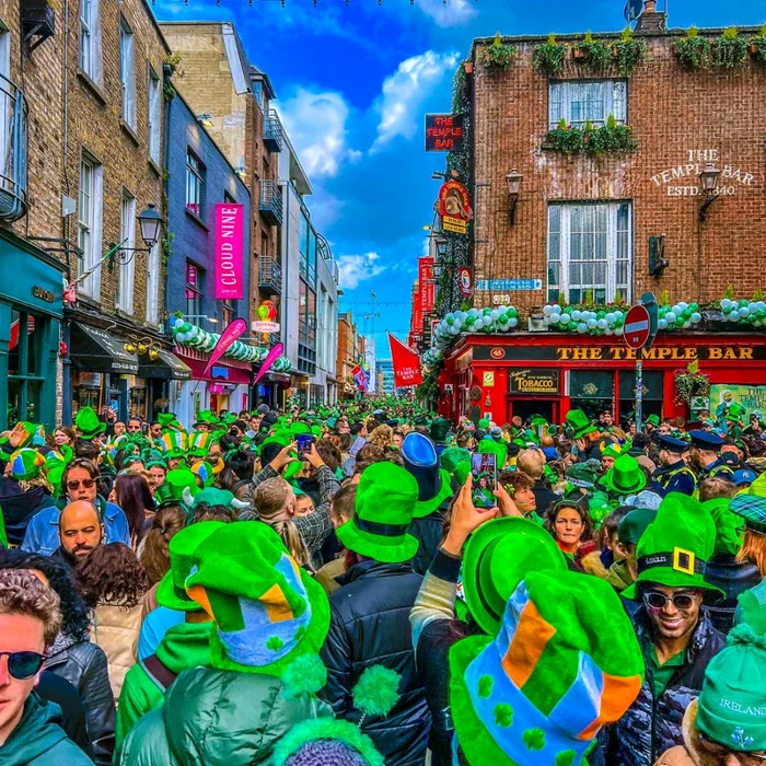 Invazie de turiști în Dublin Foto Family History jpg