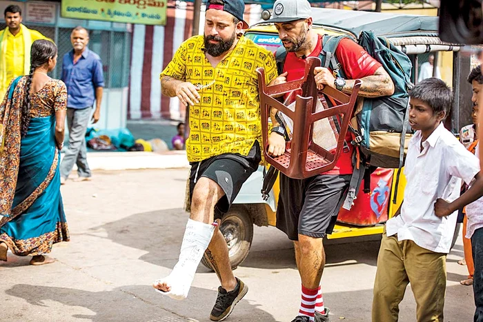 Oase a avut piciorul în ghips, după ce Morodan l-a lovit cu maşina