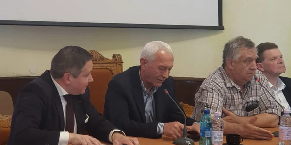 Dezbatere Revolutie cluj 2024 foto remus florescu jpeg