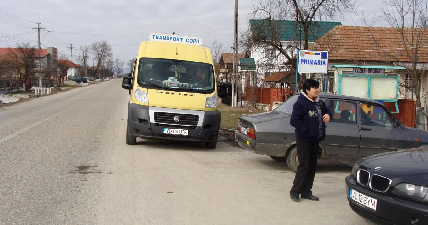 Microbuzele au fost trase pe dreapta la Fîrtăţeşti