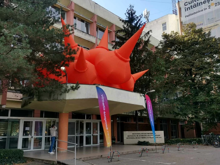 Sculptură gonflabilă la Electro FOTO Ștefan Both