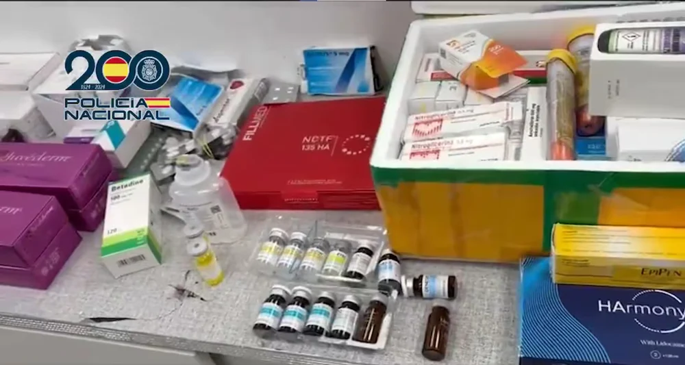 Româncă, proprietara unei clinici de înfrumusețare din Spania, a fost arestată pentru că făcea ilegal injectări cu botox și acid hialuronic