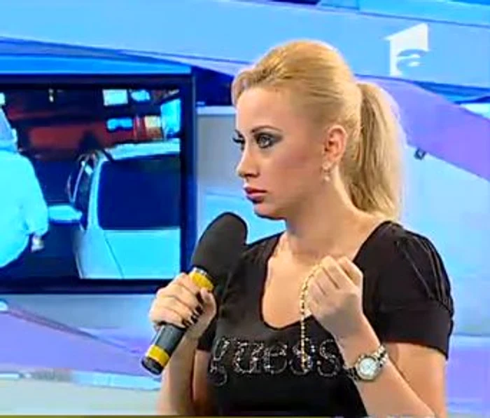 
    Pamela şi-a recuperat ceasul  