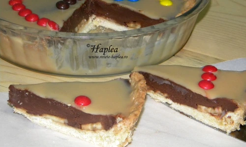 tarta cu ciocolata banane si caramel poza 12 jpeg