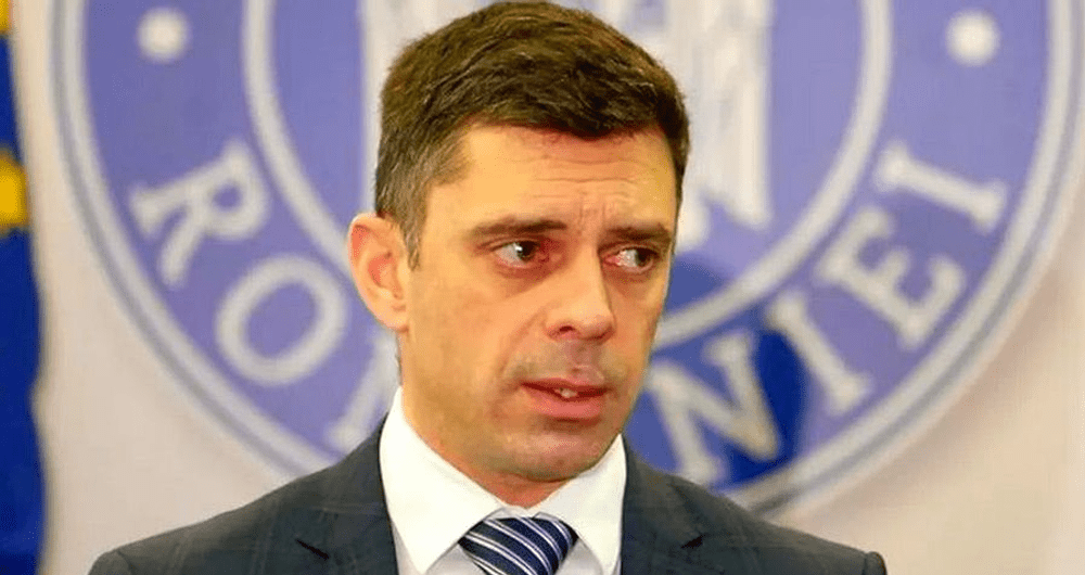 Protest violent împotriva lui Eduard Novak: S-a lăsat cu arestări la Ministerul Sporturilor