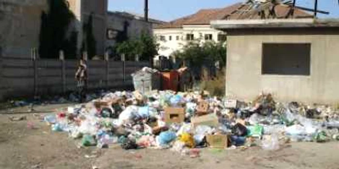 Alba Iulia: Salprest nu mai ridică gunoaiele de la datornici